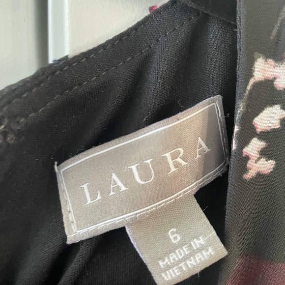 Beautifully Patterned & Lined Summer Dress - Picture 3 of 3